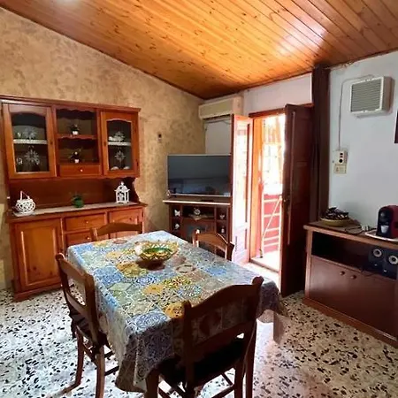 Holiday home Casa Vacanze Don Vartuliddu *